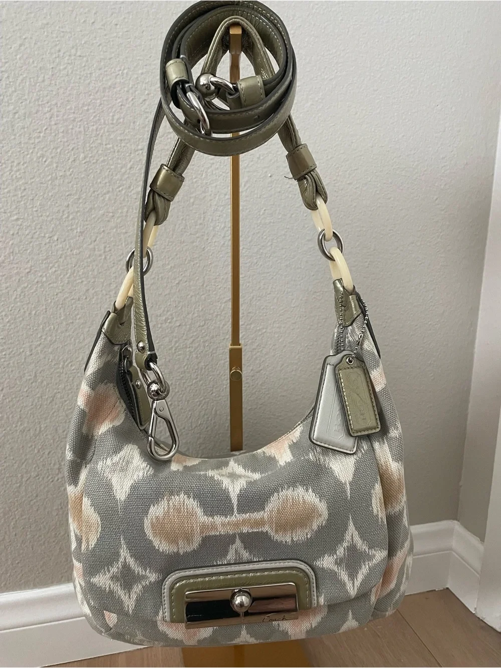 Coach Poppy Ikat Print Canvas Hobo Shoulder Bag Style 16926 Gray Blush